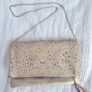 STUNNING 🤩 Gold cross body purse!